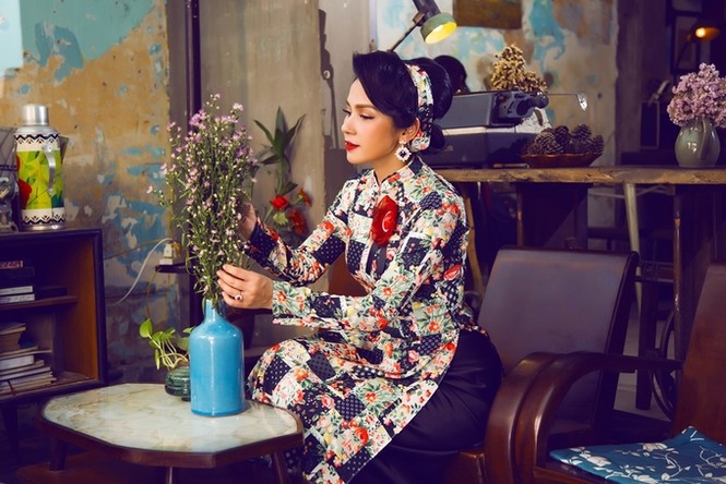 Diễn viên Việt Trinh đẹp xuất thần với áo dài xưa - ảnh 7