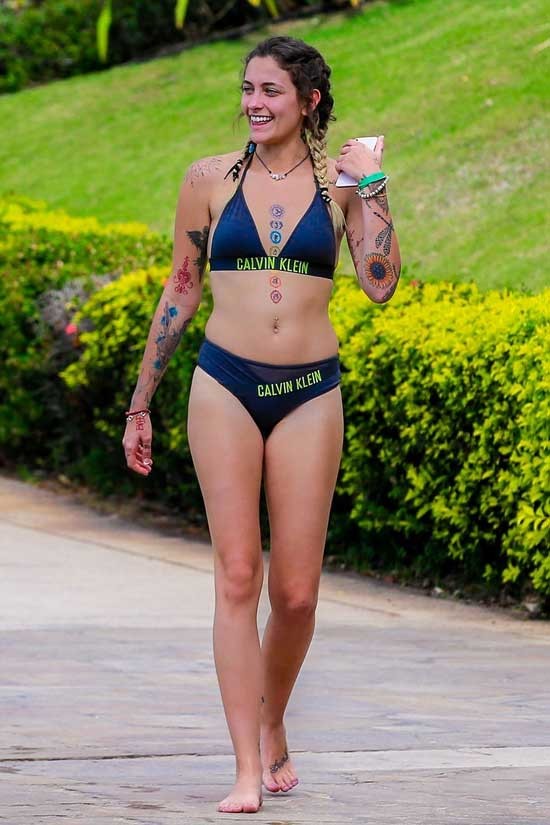 Con gái 19 tuổi của Michael Jackson lộ đầy hình xăm khi mặc bikini - ảnh 1