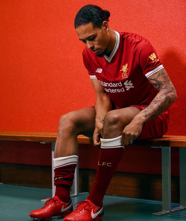Những hình ảnh đầu tiên của 'bom tấn' Van Dijk tại Liverpool - ảnh 5