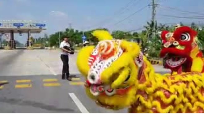 Tài xế vượt trạm BOT Sóc Trăng, tông gãy barie - ảnh 4