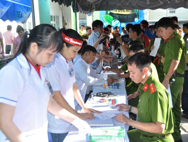 Nhiều đơn vị hưởng ứng Chủ Nhật đỏ tại Cần Thơ - ảnh 3