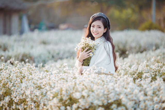 Ngất ngây trước vẻ đẹp tinh khôi của cô giáo đẹp nhất nhì Hà Nội - ảnh 1