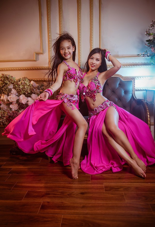Vũ khúc bellydance quyến rũ của cô bé 11 tuổi Hà thành - ảnh 1