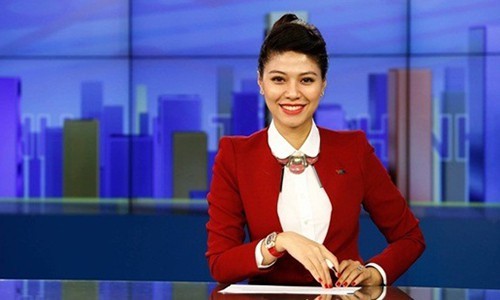 MC Ngọc Trinh nói gì về màn 'chiếm sóng' cầu hôn của Trường Giang? - ảnh 1