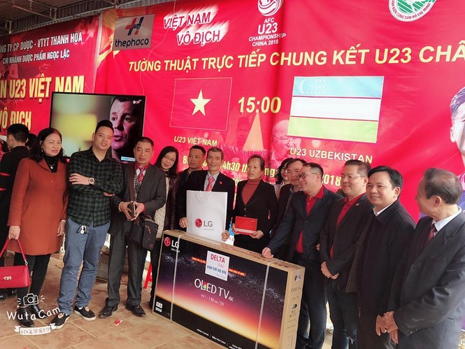Không khí tưng bừng tại gia đình thủ môn Bùi Tiến Dũng - ảnh 1