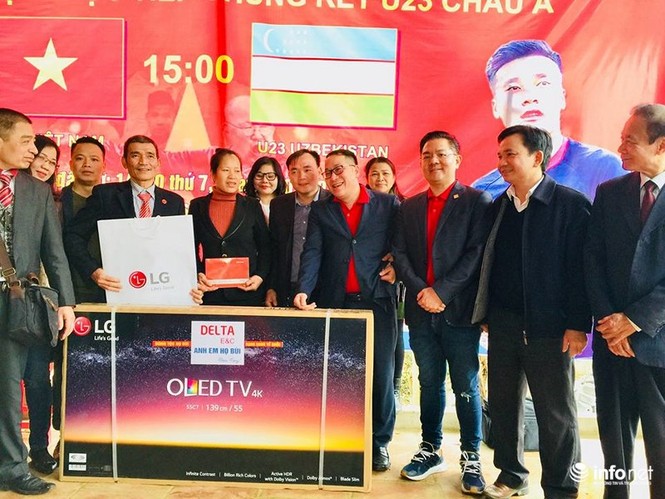 Không khí tưng bừng tại gia đình thủ môn Bùi Tiến Dũng - ảnh 6
