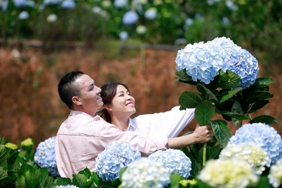 MC Nguyễn Hoàng Linh ngọt ngào tình tứ bên bạn trai - ảnh 2