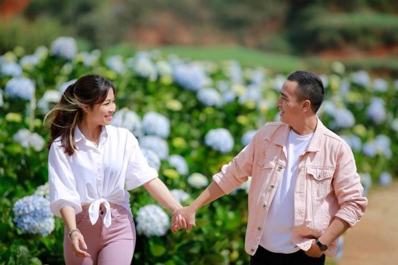 MC Nguyễn Hoàng Linh ngọt ngào tình tứ bên bạn trai - ảnh 4