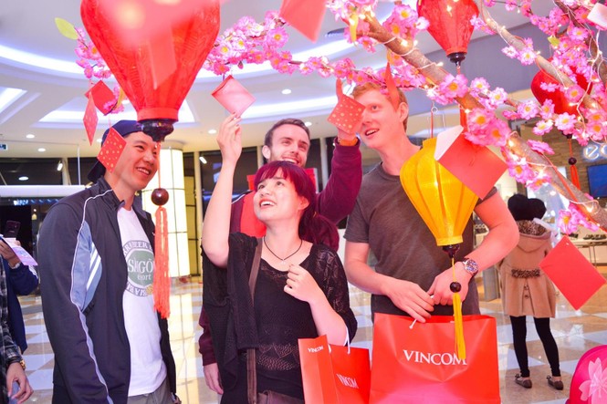 Vui tết gắn kết, sắm quà đắc lộc tại Vincom - ảnh 9