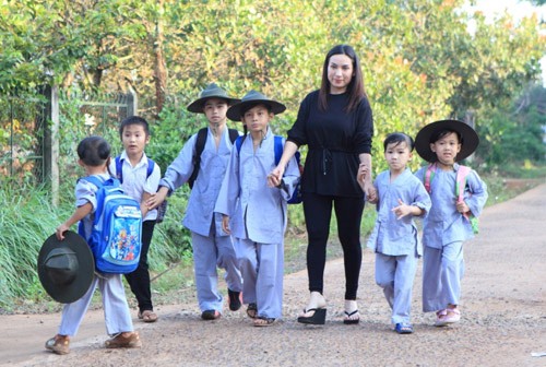 Phi Nhung lần đầu kể chuyện nuôi 21 người con - ảnh 2