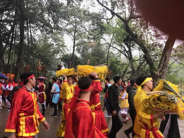 Không có màn cướp lộc, Hội Gióng đền Sóc khá bình yên - ảnh 1