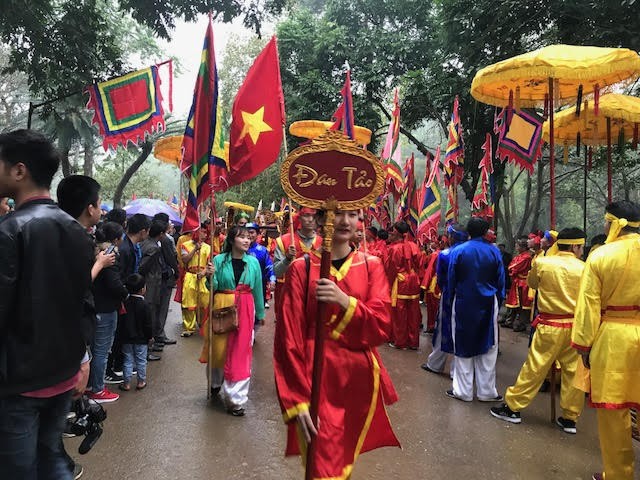 Không có màn cướp lộc, Hội Gióng đền Sóc khá bình yên - ảnh 9