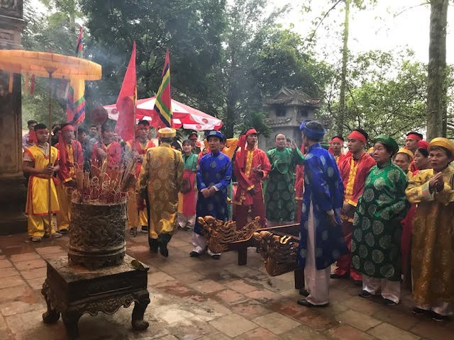 Không có màn cướp lộc, Hội Gióng đền Sóc khá bình yên - ảnh 10