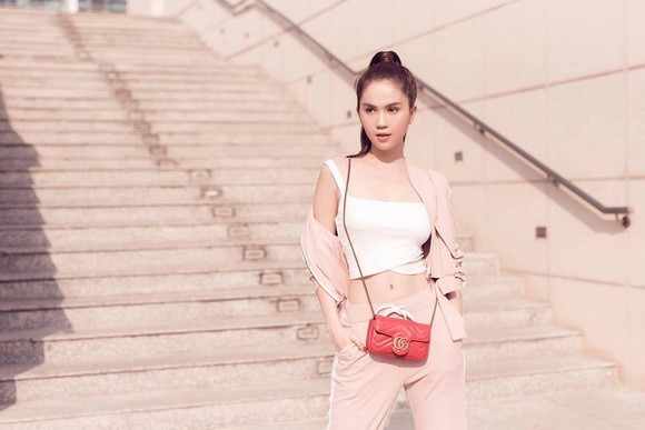 Ai có thể quyến rũ hơn Ngọc Trinh với những set đồ kín đáo mà sexy này - ảnh 7