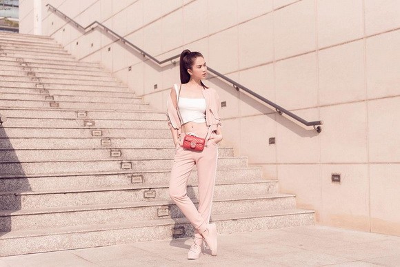 Ai có thể quyến rũ hơn Ngọc Trinh với những set đồ kín đáo mà sexy này - ảnh 8