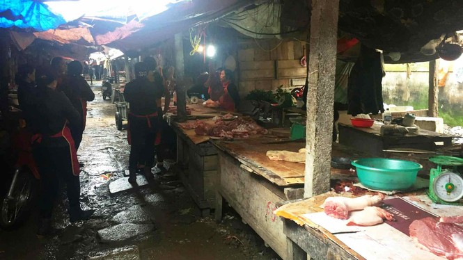 Chủ tịch huyện bị tố tát dân - ảnh 2