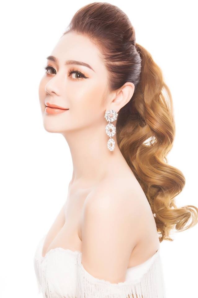 Lâm Khánh Chi tung ảnh khoe vòng 1 gợi cảm hot nhất 8/3 - ảnh 4