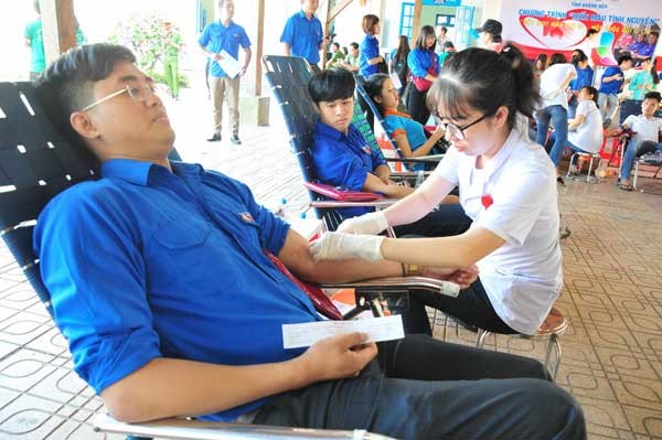 Thực hiện hiệu quả '3 phong trào' và '3 chương trình' của Đoàn - ảnh 2