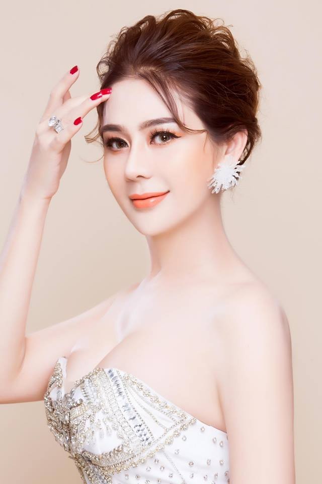 Lâm Khánh Chi tung ảnh khoe vòng 1 gợi cảm hot nhất 8/3 - ảnh 7