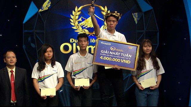 Nam sinh giành 300 điểm, hát hit Đức Phúc ở 'Đường lên đỉnh Olympia' - ảnh 1
