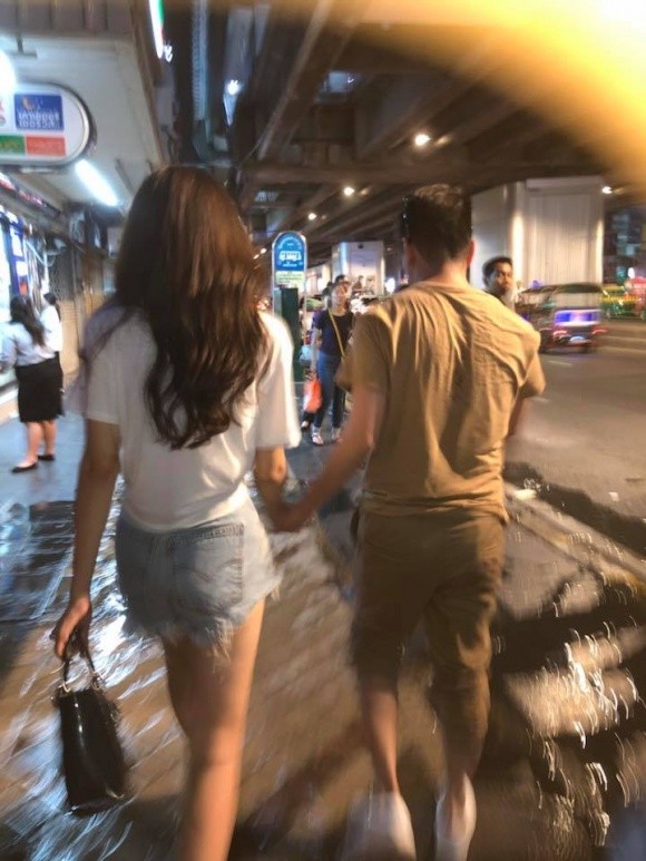 Mr Đàm sang Thái gặp Hương Giang, chia sẻ cách ứng xử của hoa hậu - ảnh 1