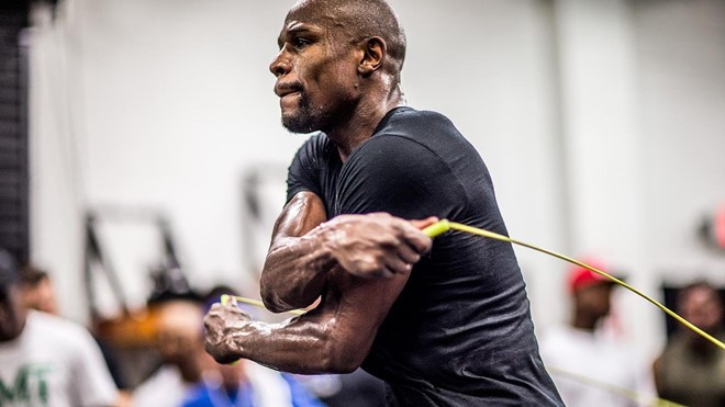 ‘Độc cô cầu bại’ Floyd Mayweather chính thức chuyển sang MMA - ảnh 1