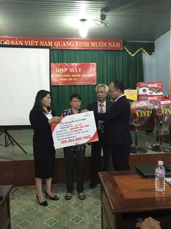 Prudential chi trả gần 1,5 tỷ đồng quyền lợi bảo hiểm cho khách hàng - ảnh 2