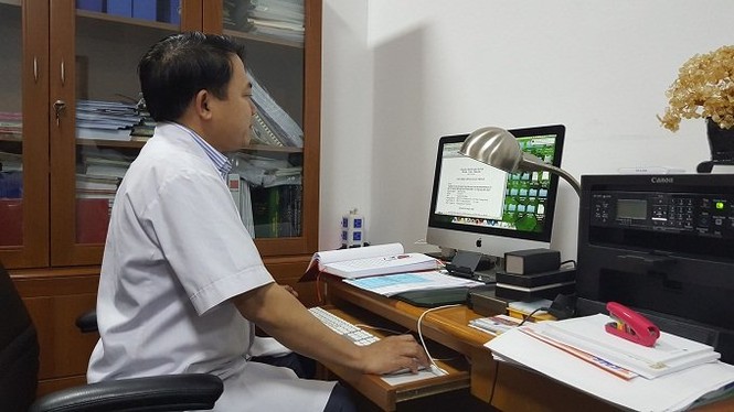 Món quà từ người đàn bà lam lũ khiến nam bác sĩ xúc động - ảnh 2