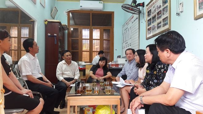 Giáo viên bắt nữ sinh uống nước giẻ lau bảng: Sẽ đuổi việc? - ảnh 2