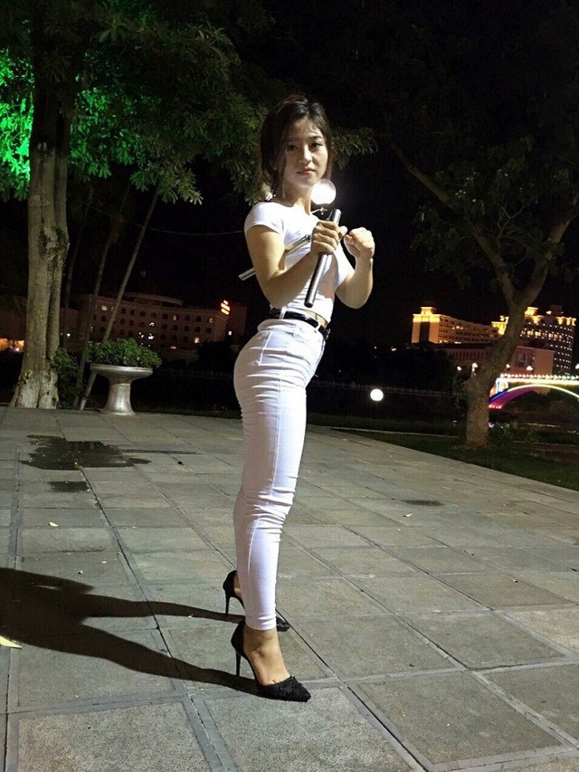 Bí quyết của 'hot girl côn nhị khúc' để có thân hình 'đồng hồ cát' - ảnh 1