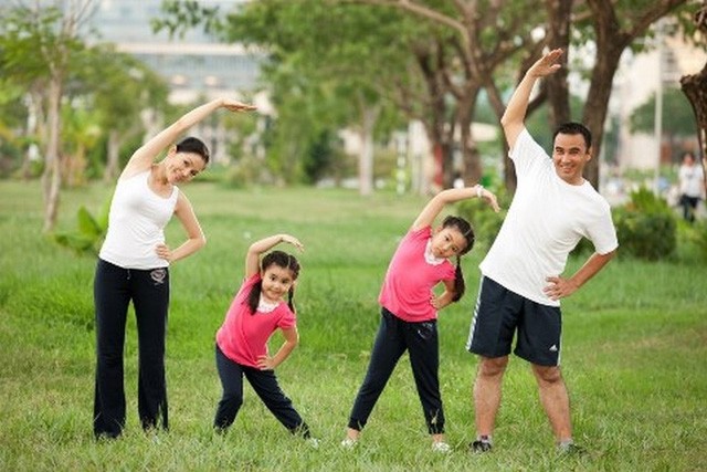 Cách nuôi dạy con của vợ chồng Quyền Linh khiến nhiều người ngưỡng mộ - ảnh 1