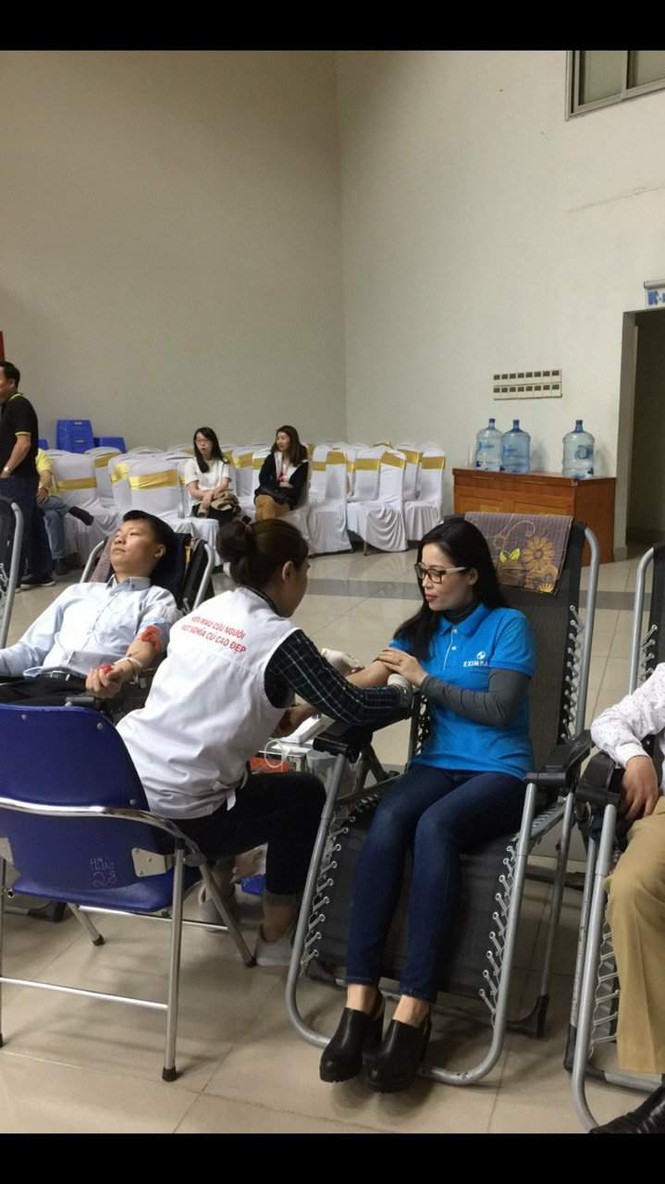 Ngày hội hiến máu của Eximbank – 'vạn trái tim – một tấm lòng' - ảnh 1