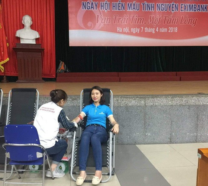 Ngày hội hiến máu của Eximbank – 'vạn trái tim – một tấm lòng' - ảnh 2