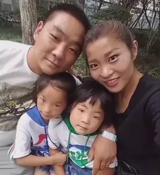 Cô gái vác 20 tấn xi măng mỗi ngày và câu chuyện cảm động phía sau - ảnh 3