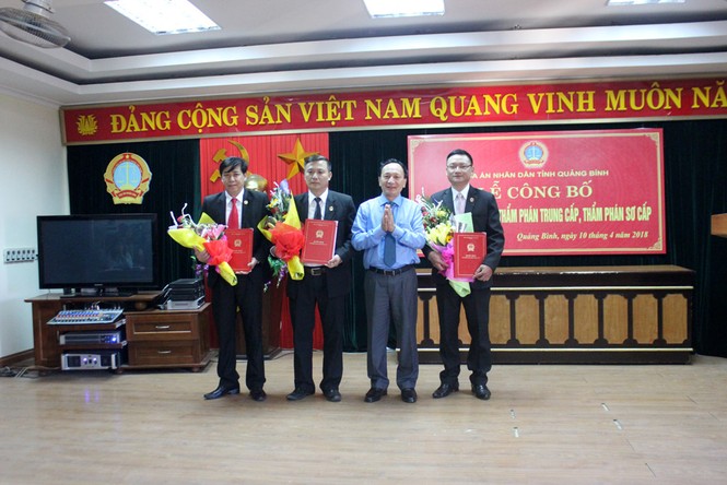 Công bố quyết định của Chủ tịch nước về công tác cán bộ - ảnh 1