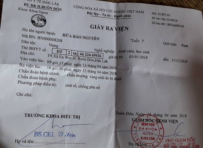 thầy giáo bị tố đấm học sinh 7 tuổi chảy máu mũi - ảnh 2