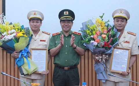 Công bố quyết định của Bộ trưởng Bộ Công an về công tác cán bộ - ảnh 1