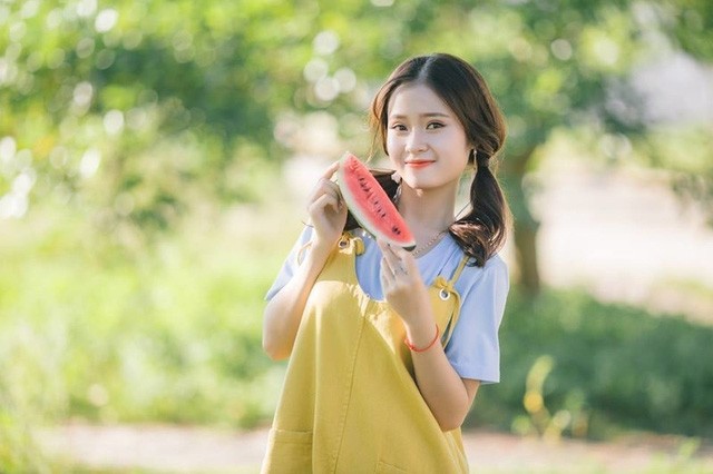 Nữ sinh xứ Nghệ xinh đẹp, hát hay, mê dân ca ví giặm - ảnh 1