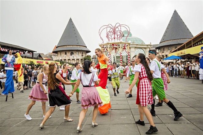 Hơn 200 nghệ sẽ quốc tế tham gia biểu diễn tại B’estival 2018 - ảnh 1