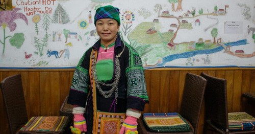 Cuộc đời người phụ nữ H'mong dẫn tour Sa Pa lên báo Tây - ảnh 1