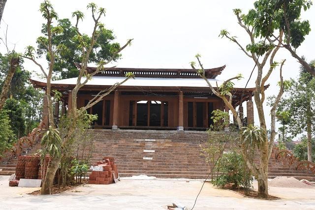 Giáp mặt 'công chúa giáng trần cứu nhân độ thế' - ảnh 1
