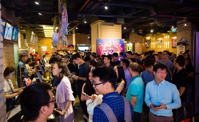Háo hức chờ đón ‘đại tiệc khuyến mại đêm’ tại Vincom - ảnh 4