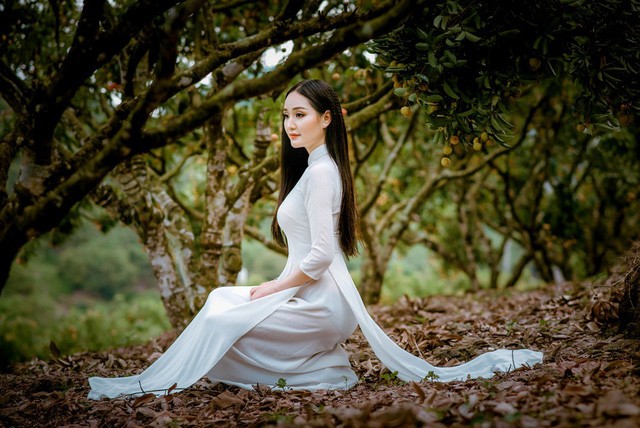 Cô gái sở hữu hai bằng ĐH loại giỏi khoe sắc bên vườn vải - ảnh 9