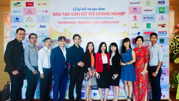 Thêm 27 doanh nghiệp ký kết hợp tác đào tạo với UEF - ảnh 1