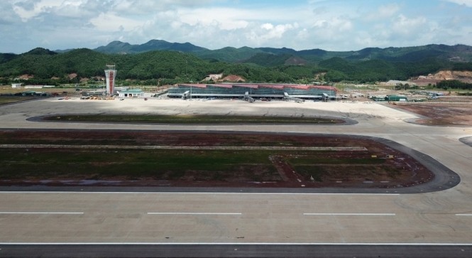 Cảng hàng không quốc tế Vân Đồn đón chuyến bay đầu tiên - ảnh 6