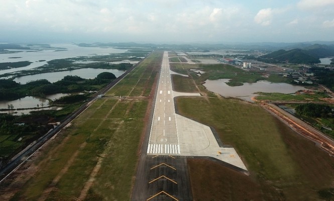Cảng hàng không quốc tế Vân Đồn đón chuyến bay đầu tiên - ảnh 8
