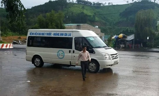 Vụ vỡ đập thủy điện ở Lào: Người Việt ùn ùn về nước tránh lũ - ảnh 2