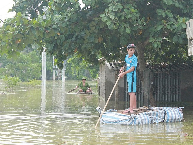 Sống ở Hà Nội phải biết… chèo thuyền - ảnh 1