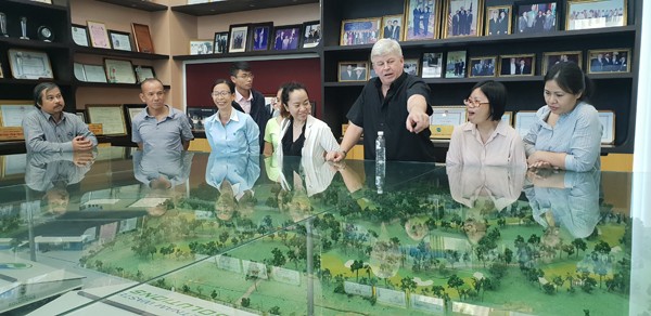 Đoàn bác sĩ ĐH Y khoa Phạm Ngọc Thạch tham quan Đa Phước - ảnh 2