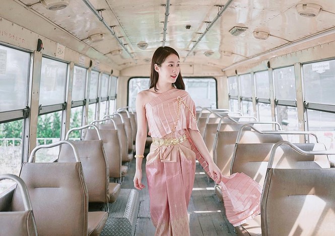 'Sống ảo' như hot girl số một Thái Lan: Đứng đâu cũng có ảnh đẹp - ảnh 6